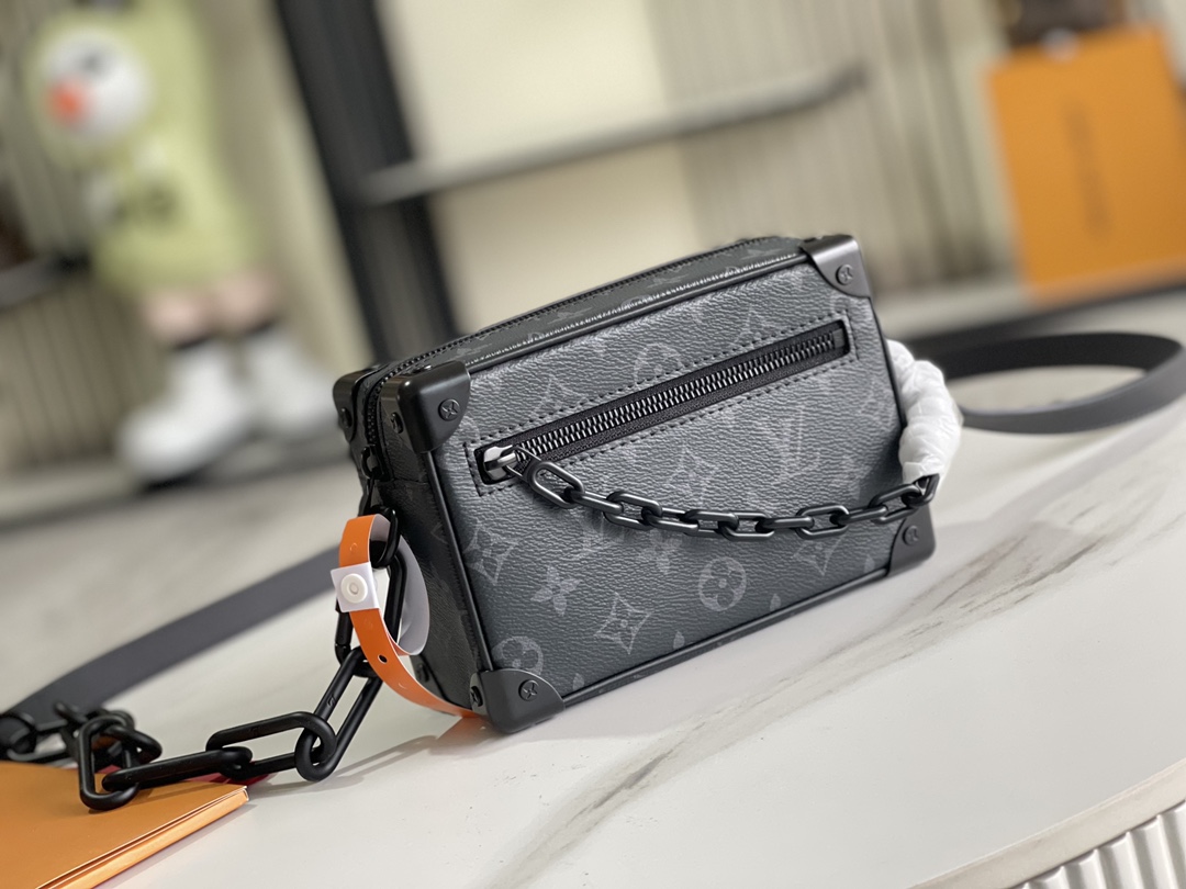 LV  Bag 18.5x13x8CM