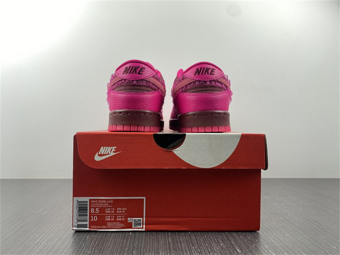 NK Dunk Low Valentine's Day DQ9324-600