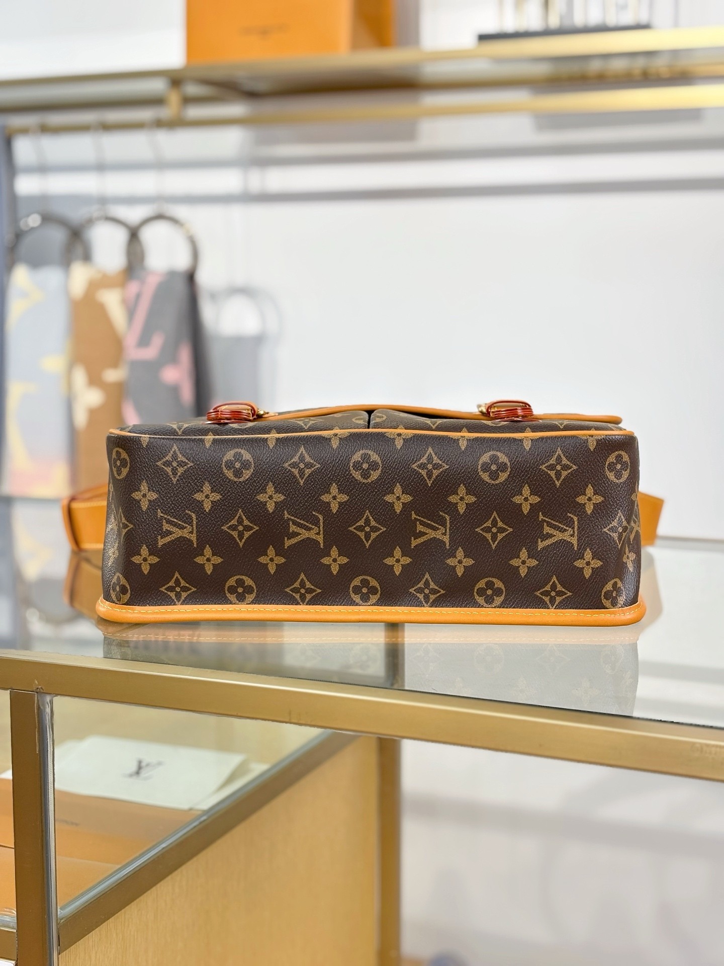 LV SATCHEL Messenger Bags M14723 35.5x24x12cm