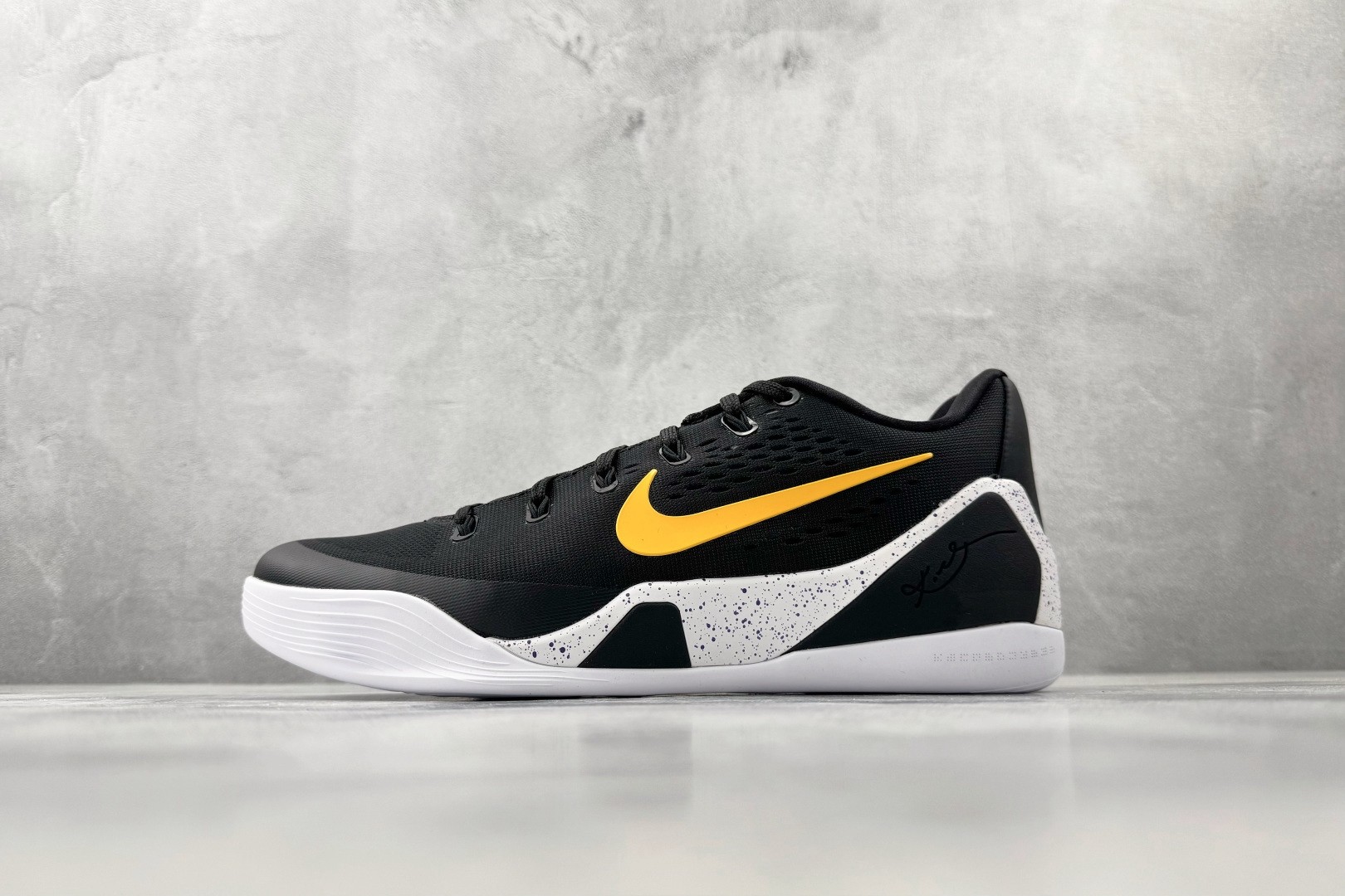 NK Kobe 9 EM Low Protro IH1401-002