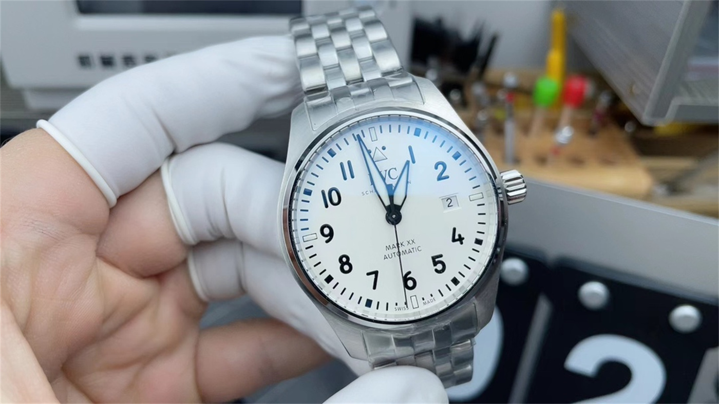 V7 Mark 20 IWC Pilot IW328208 White Dial Bracelet Edition – The Ultimate ‘NWBIG’ Super Clone