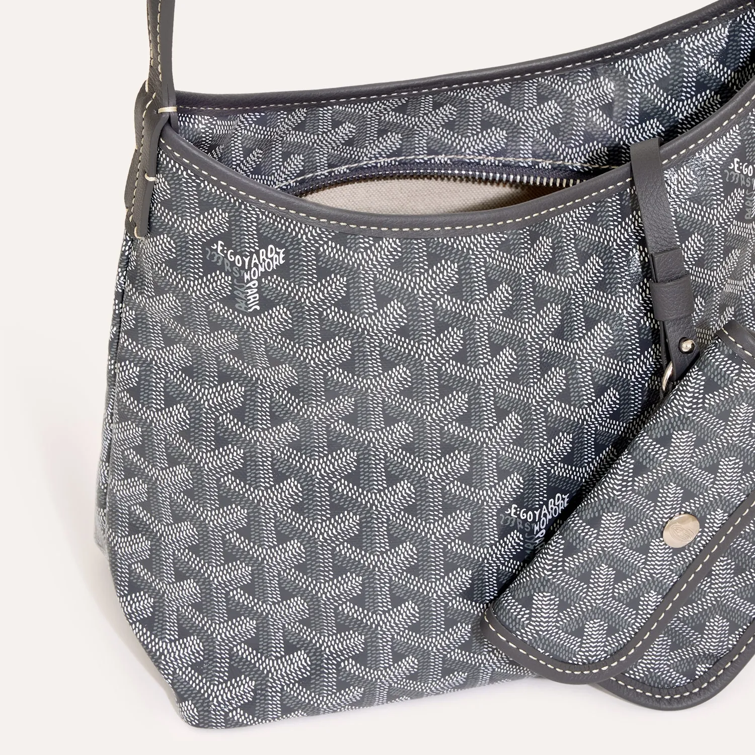 Goyard BOHEMEMINTY51CL51P Hobo Bohème Mini bag Grey L 29 * W 11 * H 18.5(cm)