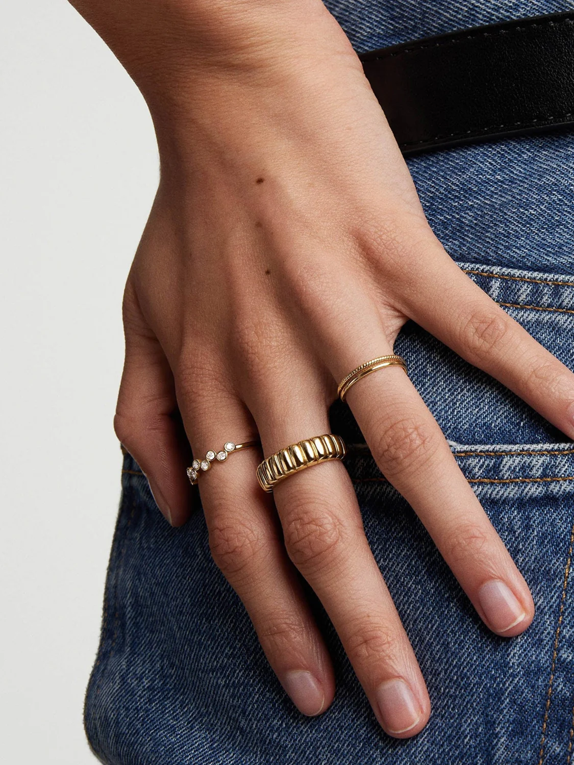 Bezel Sapphire Zig-Zag Ring