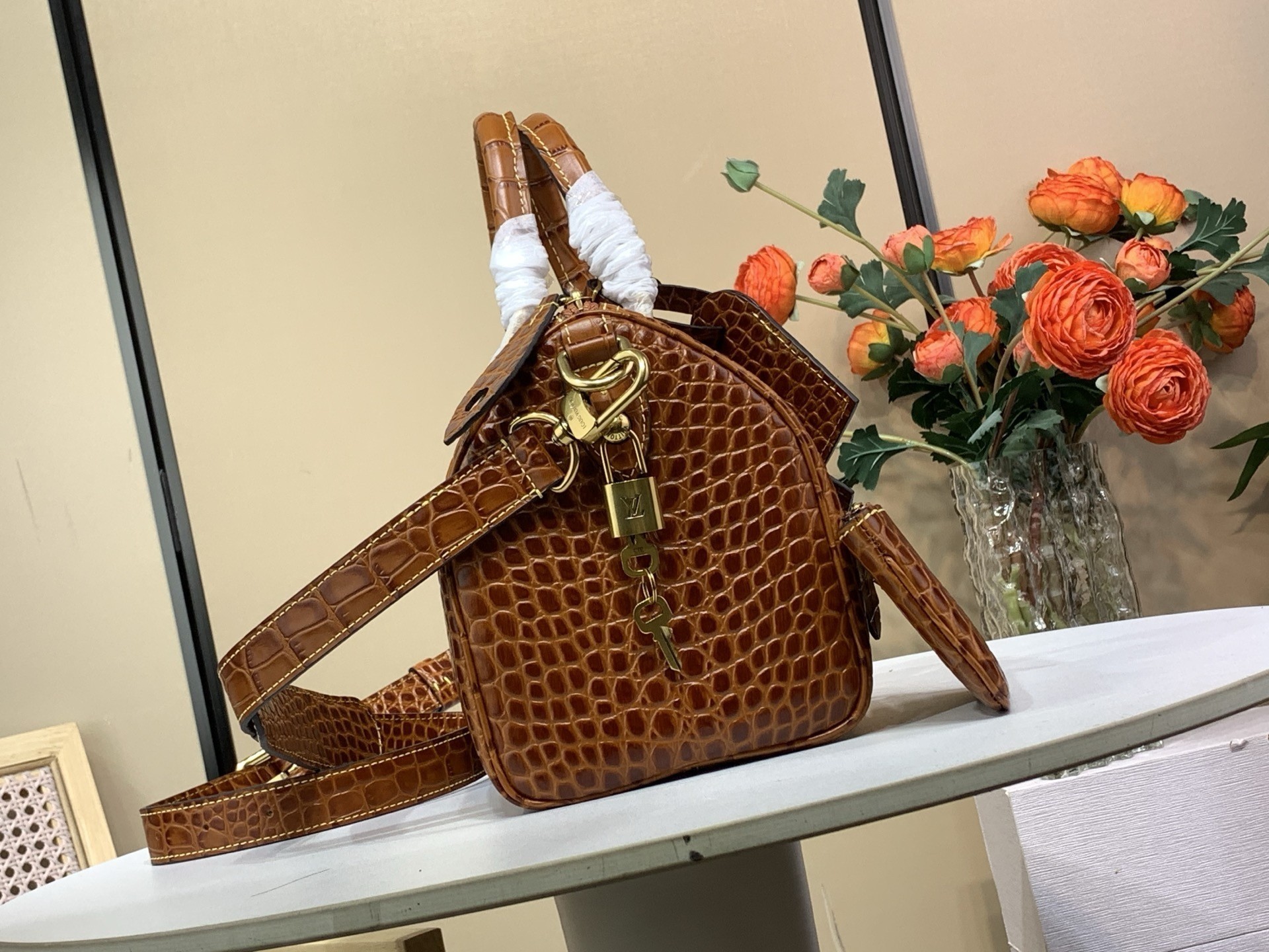 LV Speedy Bandoulière M24425 25x15x15cm