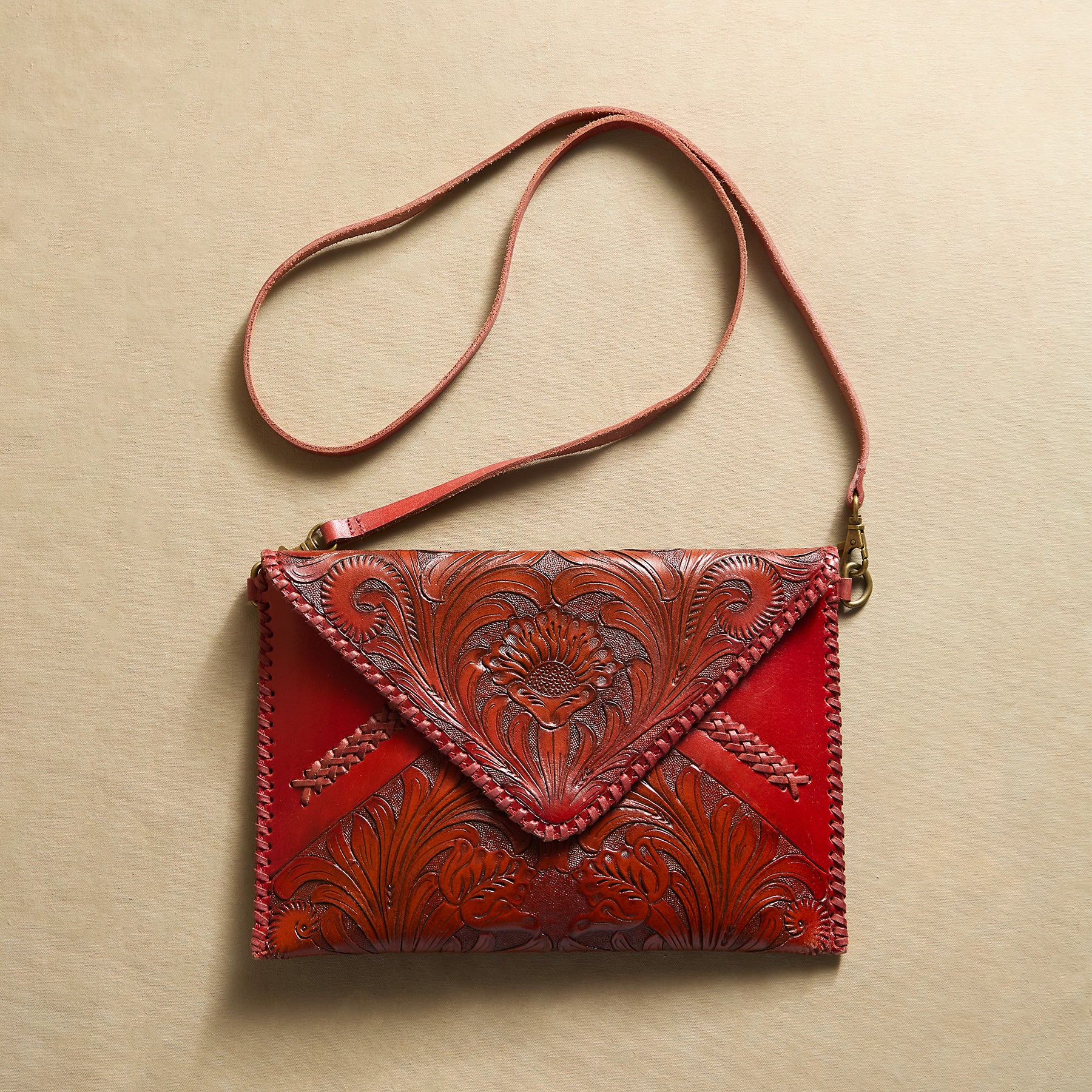 Shasta Tooled Clutch