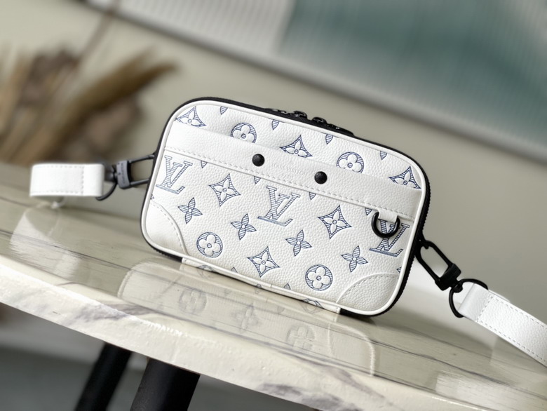 LV  Messenger Bags Size：18.5x11x6.5cm