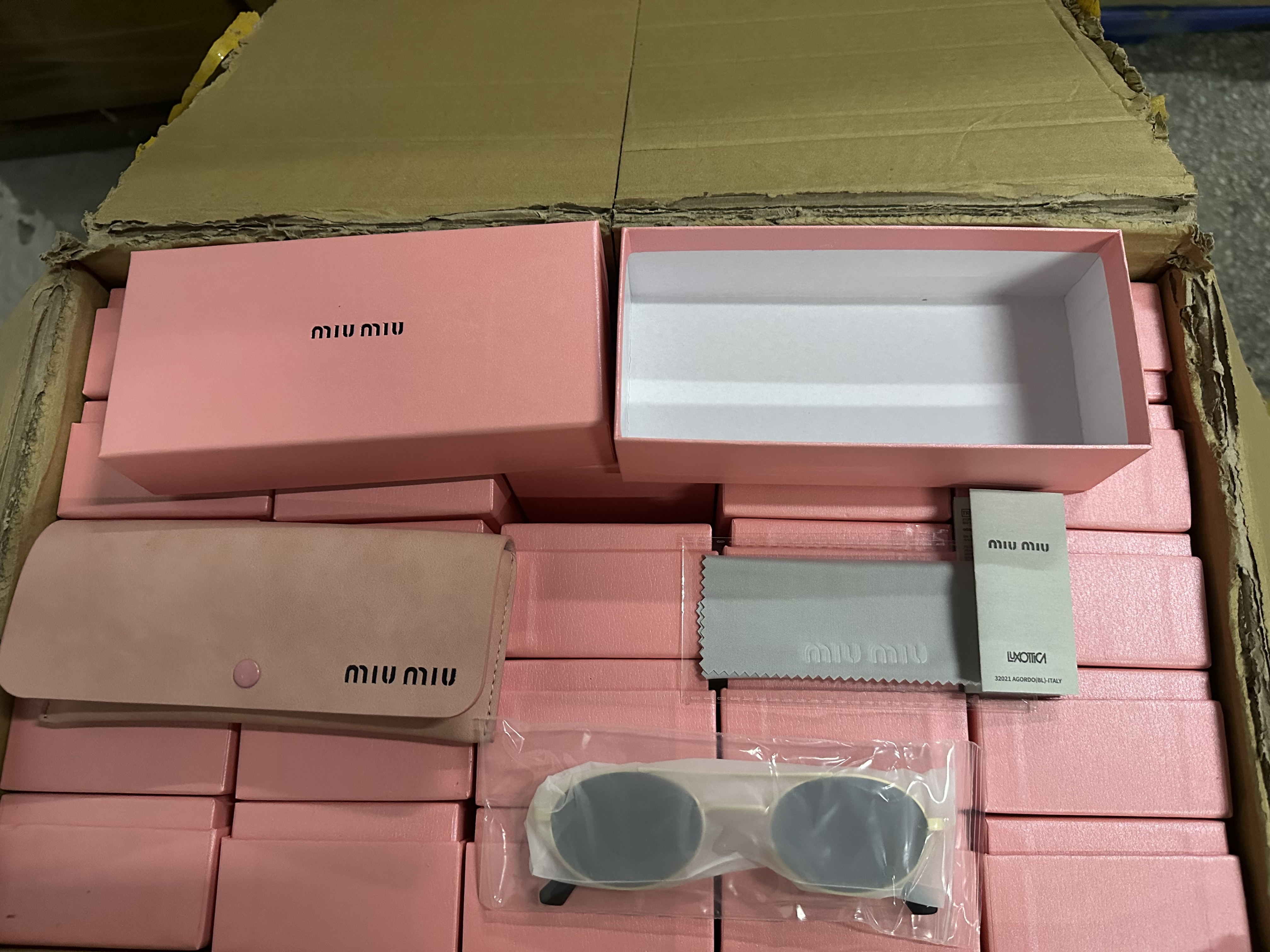 G03：Miu Miu Round Metal Sunglasses