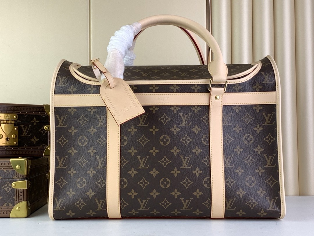 LV DOG CARRIER Pet bag 44x32x23cm（Multiple colors）