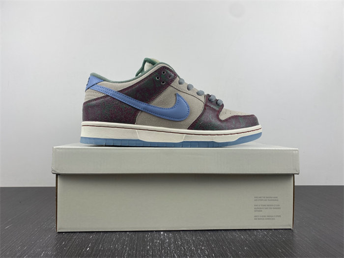 NK SB Dunk Low Crenshaw Skate Club FN4193-100