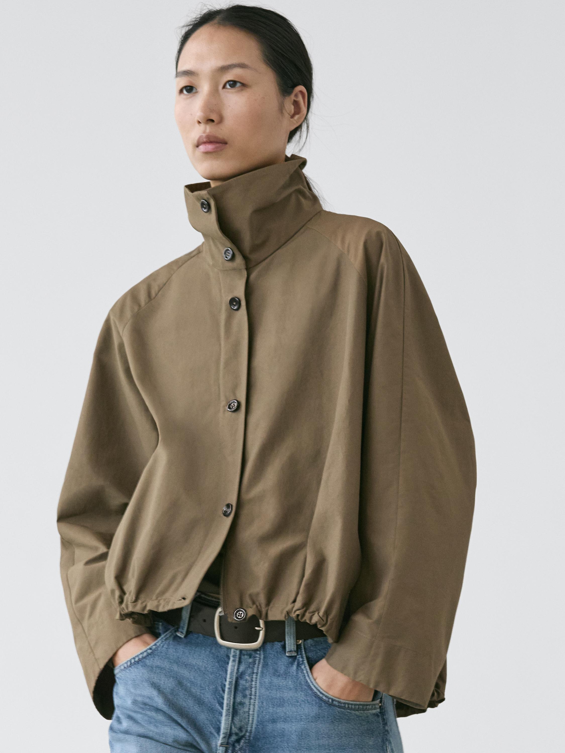 Chaqueta bómber cuello alto