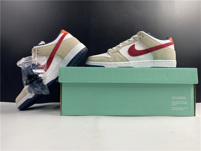 NK SB Dunk Low Crimson 304292-161