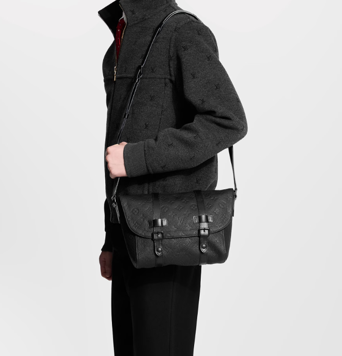 LOUIS VUITTON M28324 Christopher Messenger