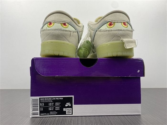 NK SB Dunk Low Mummy DM0774-111