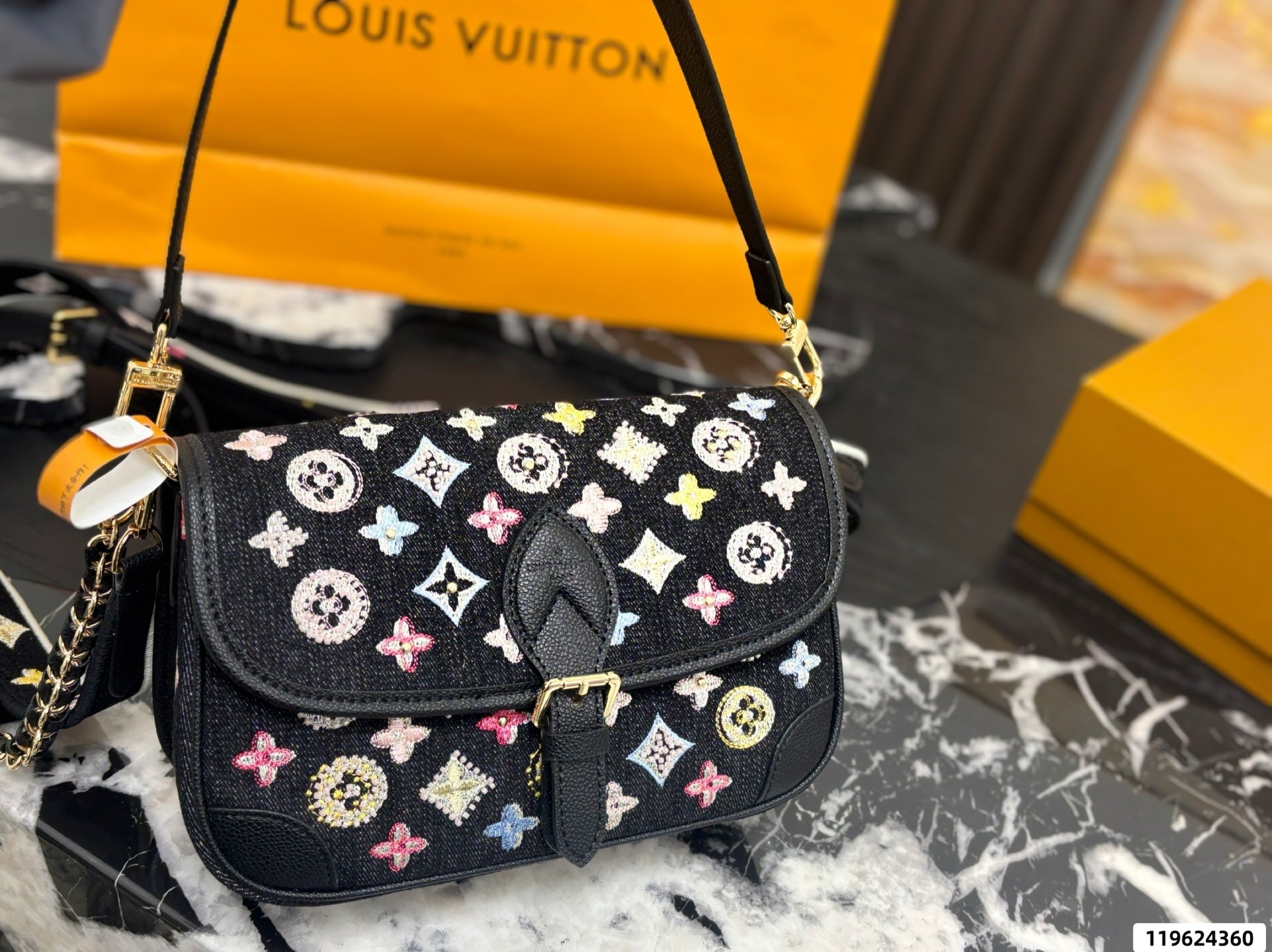 LV Shoulder bag Size：28cm（Multiple colors）