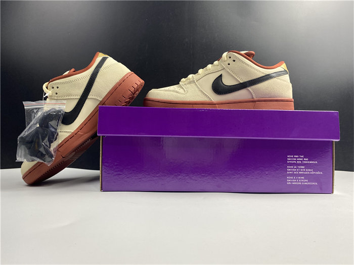 NK SB Dunk Low Pro Hennessy BQ6817-100