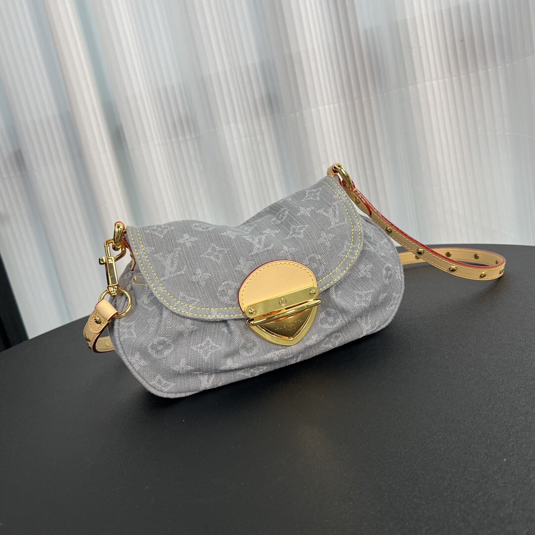 LV Shoulder bag Size：27x18x3cm