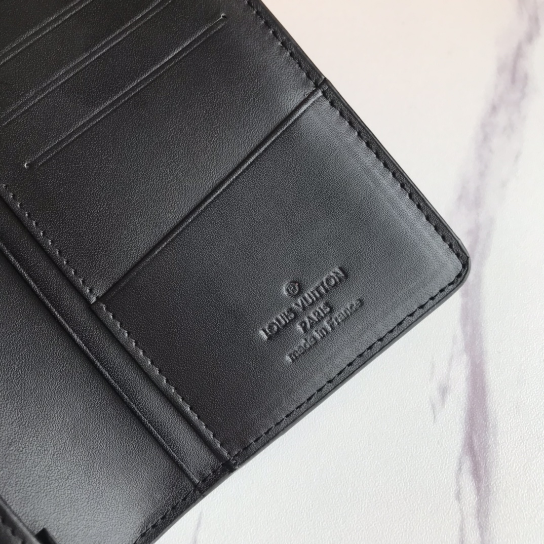 Long wallet 3.9″x7.5″x0.8″ BB-918000299