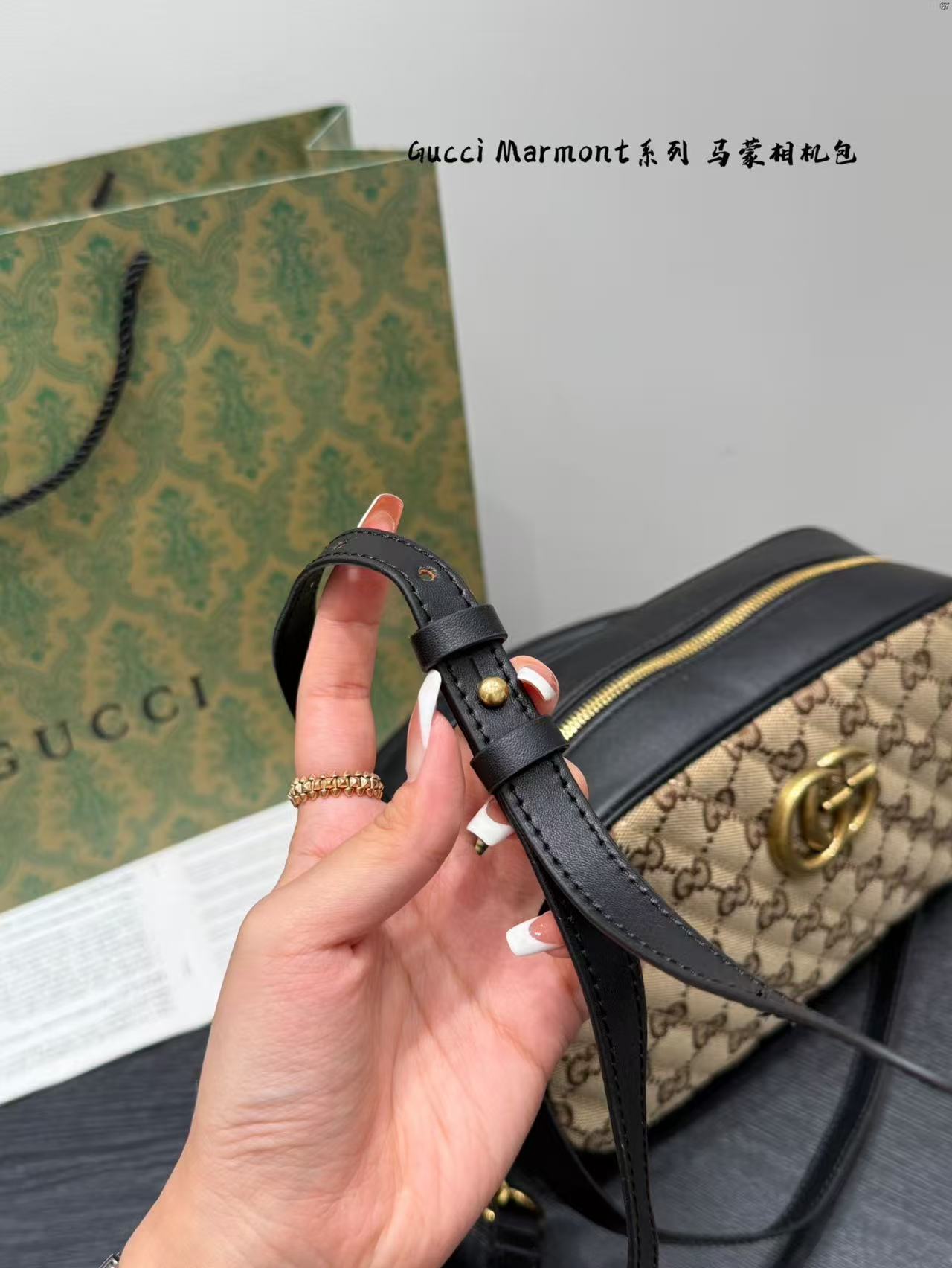 Brown Woman’s handbag with chains strap BB-9211000