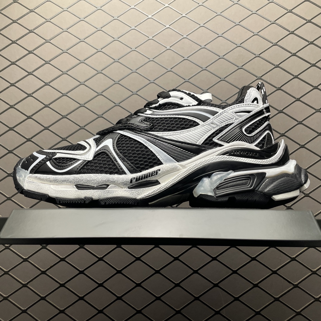 BLCG Runner Sneaker BLACK