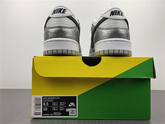 NK Dunk Low Golden Gals Metallic Silver DO5882-001