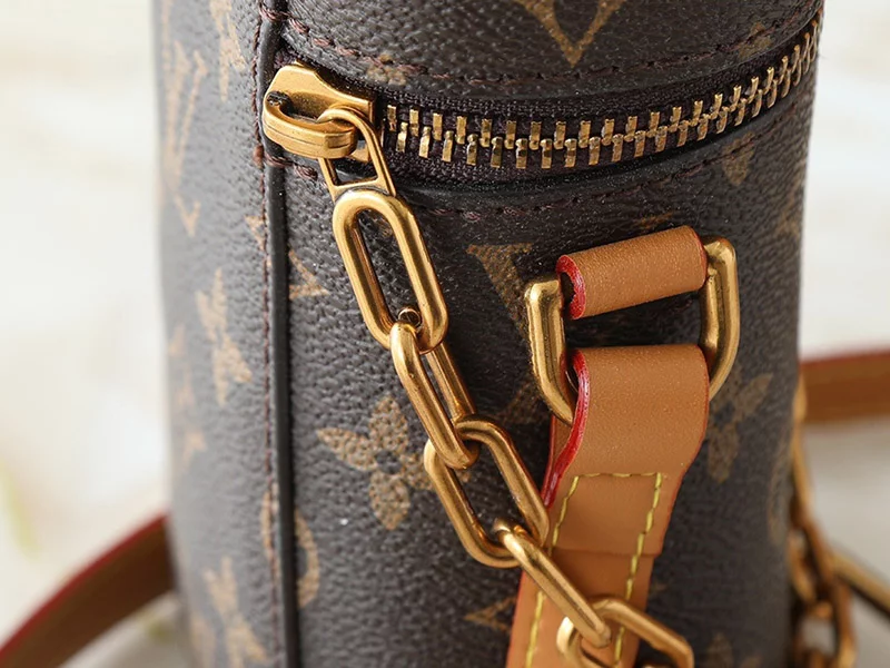 Fashion 4.1″x6.7″x2.0″ Genuine Leather Handbag with Chains straps BB-9211031