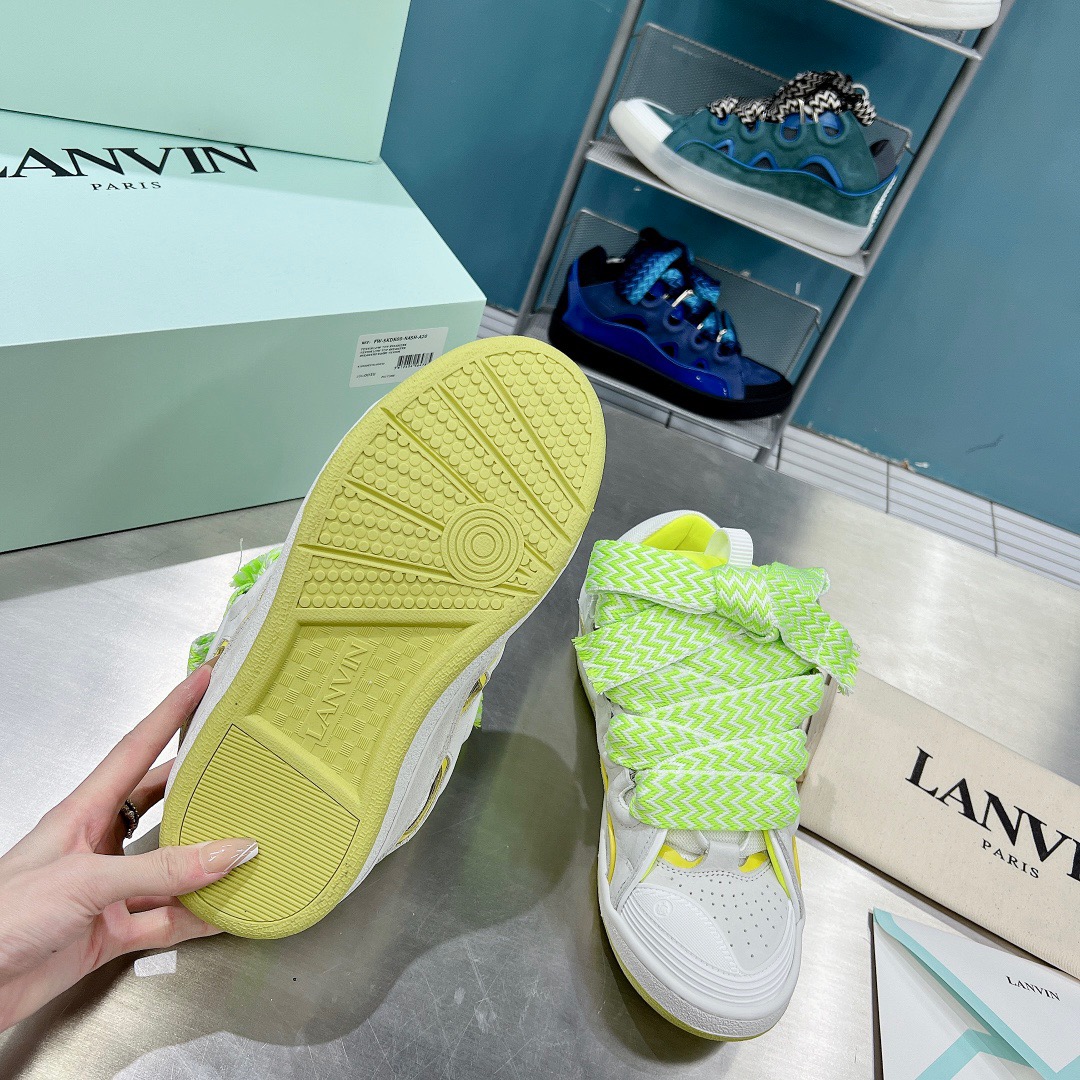 LAN Curb Sneaker 11