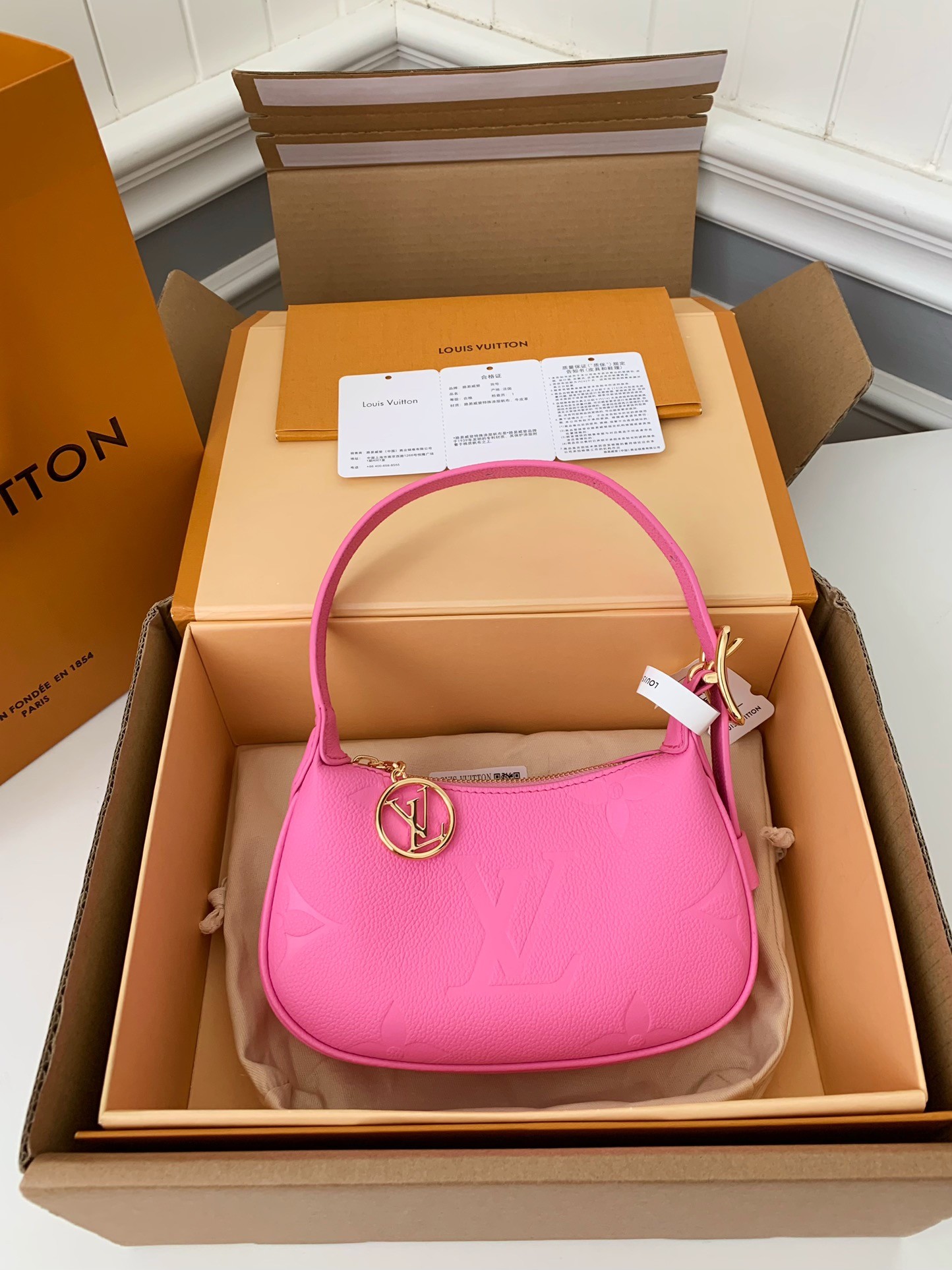 LV 23 MINI MOON  20.5*11*5cm