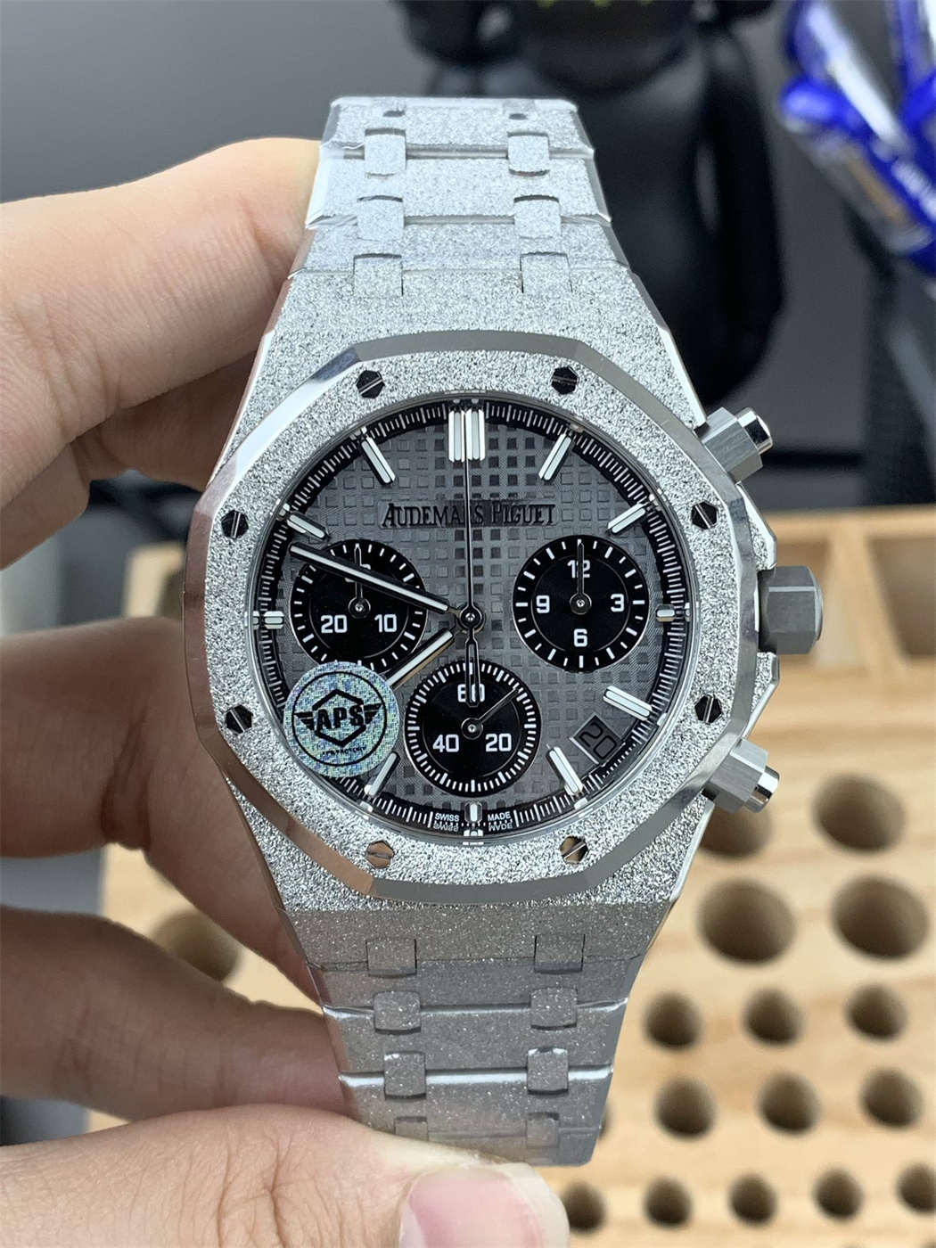 AP Royal Oak 26240 Replica – APS Factory Frosted White Gold Grey Dial 41mm