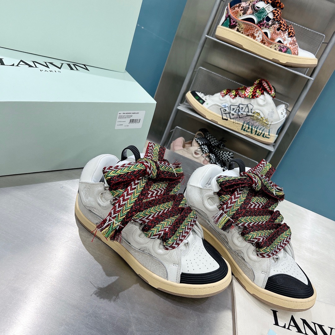 LAN Leather Curb 6