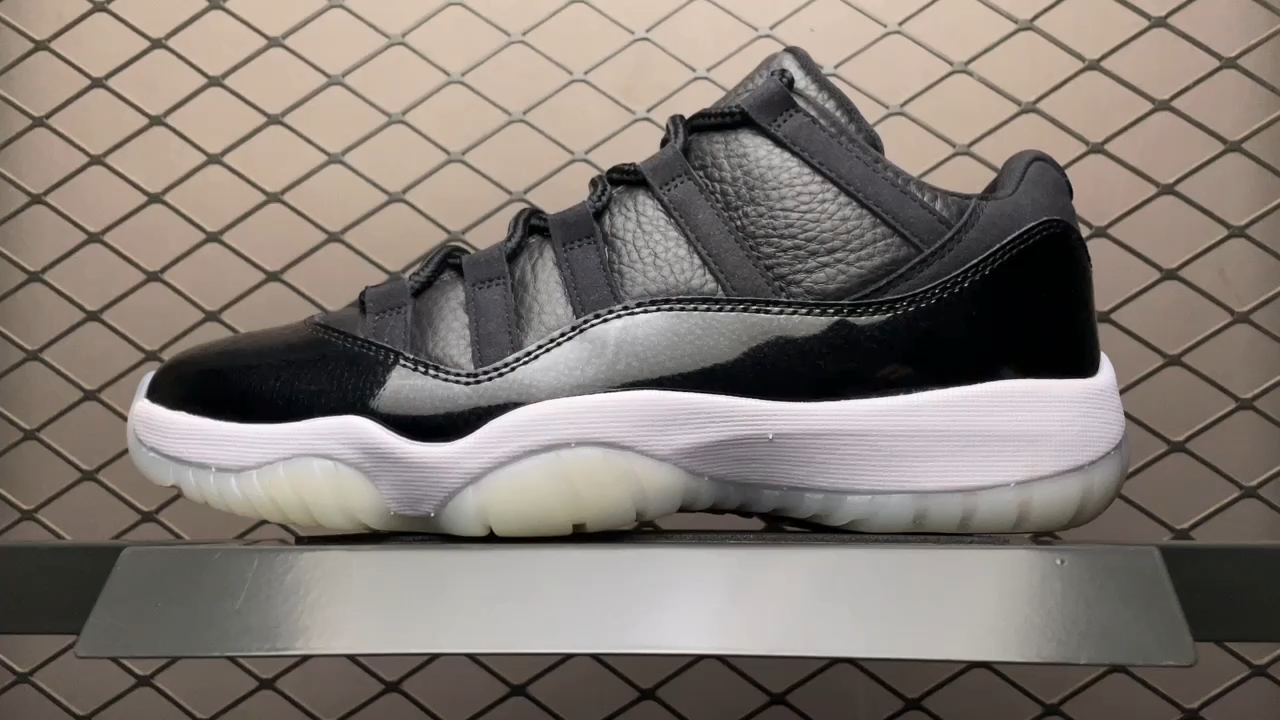 JRD 11 Retro Low 72-10 AV2187-001