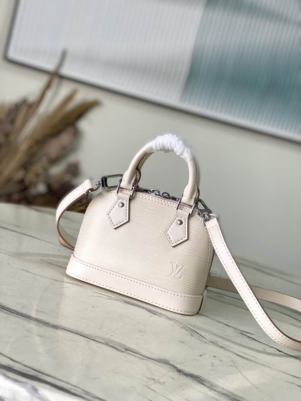 LV Handbag 18x12x8cm