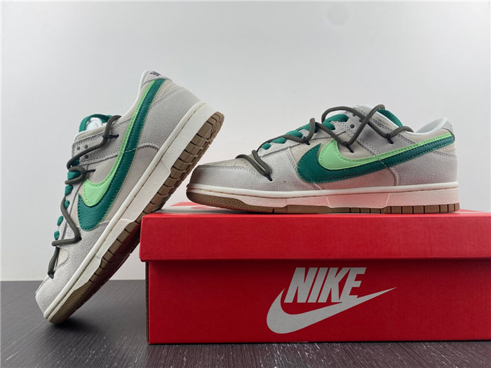NK Dunk Low SE 85 DO9457-100J