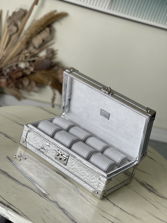 LV Watch Storage Box  Size：20.5x13.5x35cm