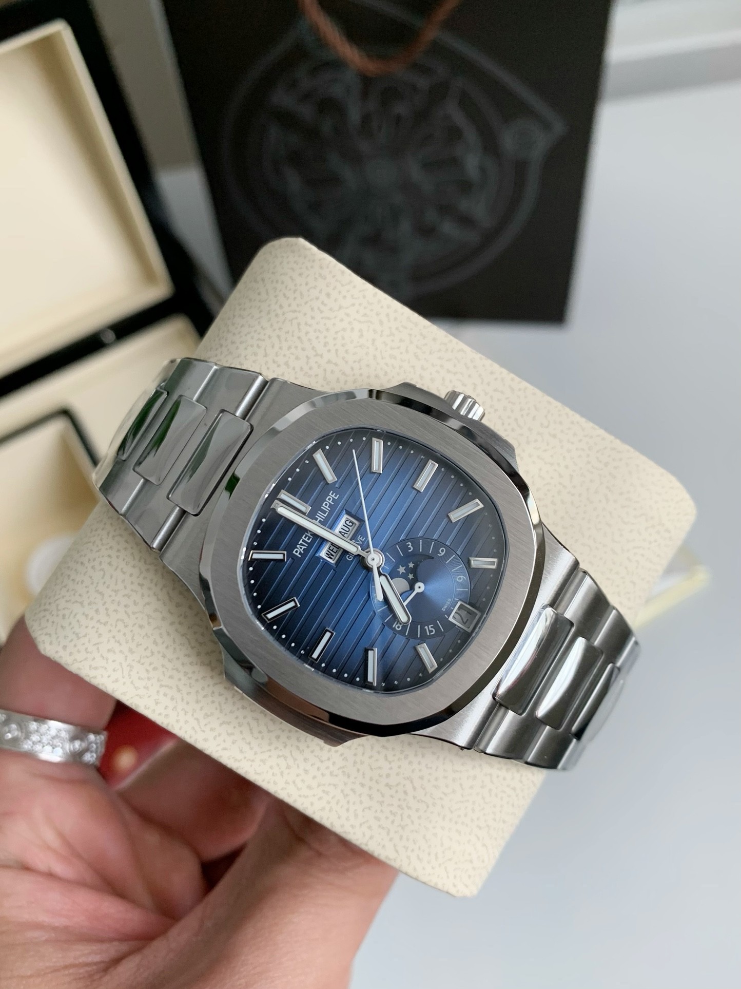 PP 5726 series watch