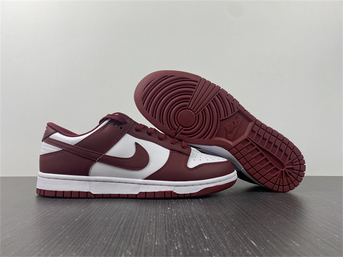 NK Dunk Low Bordeaux DD1503-108