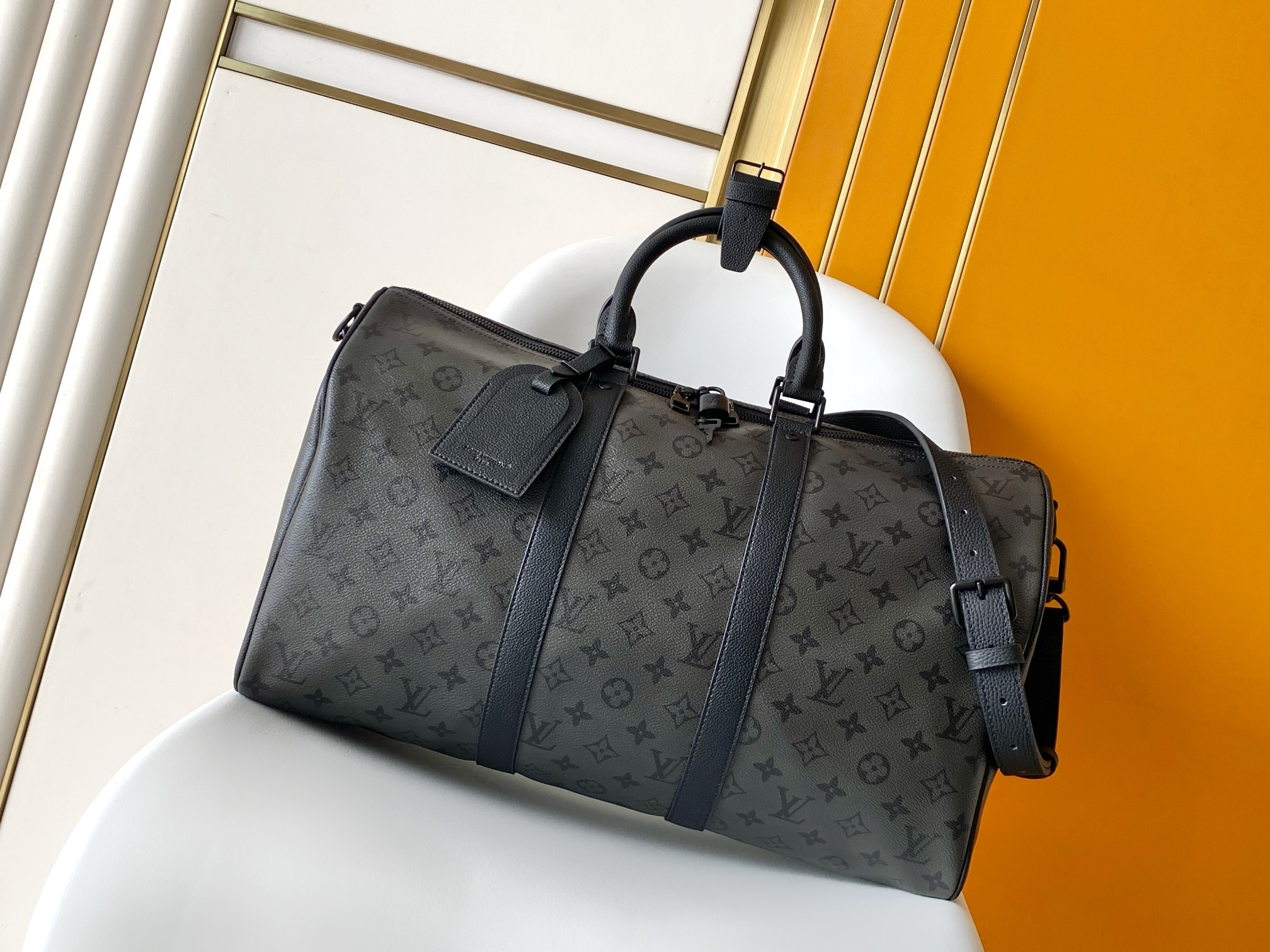 LV Travelling bag M28403 45X27X20CM