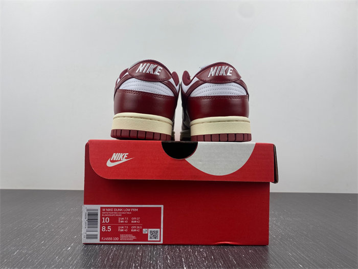 NK Dunk Low PRM Vintage Team Red FJ4555-100