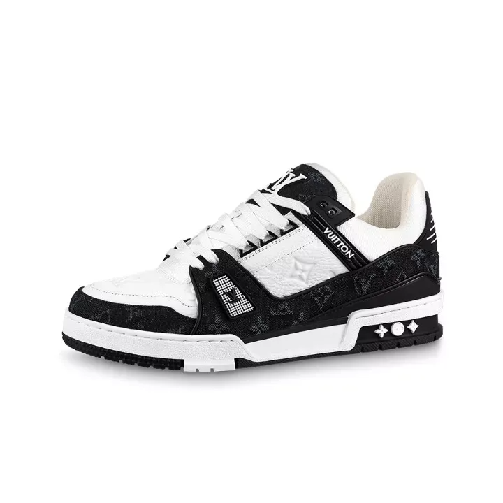大人気 ！LOUIS VUITTON TRAINER SNEAKER トレイナー・ライン スニーカー