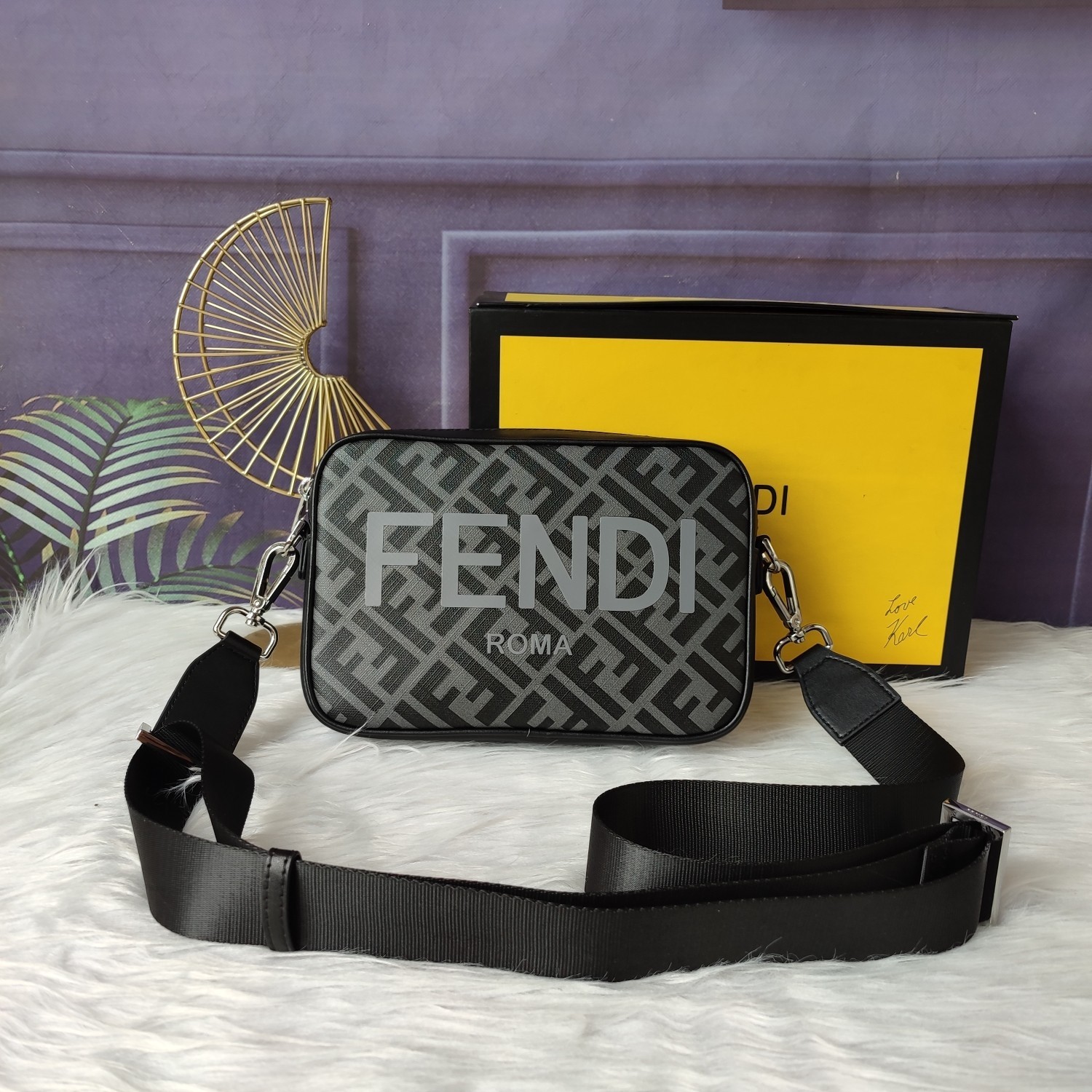 FD Messenger Bags Size:22x15x4.5cm