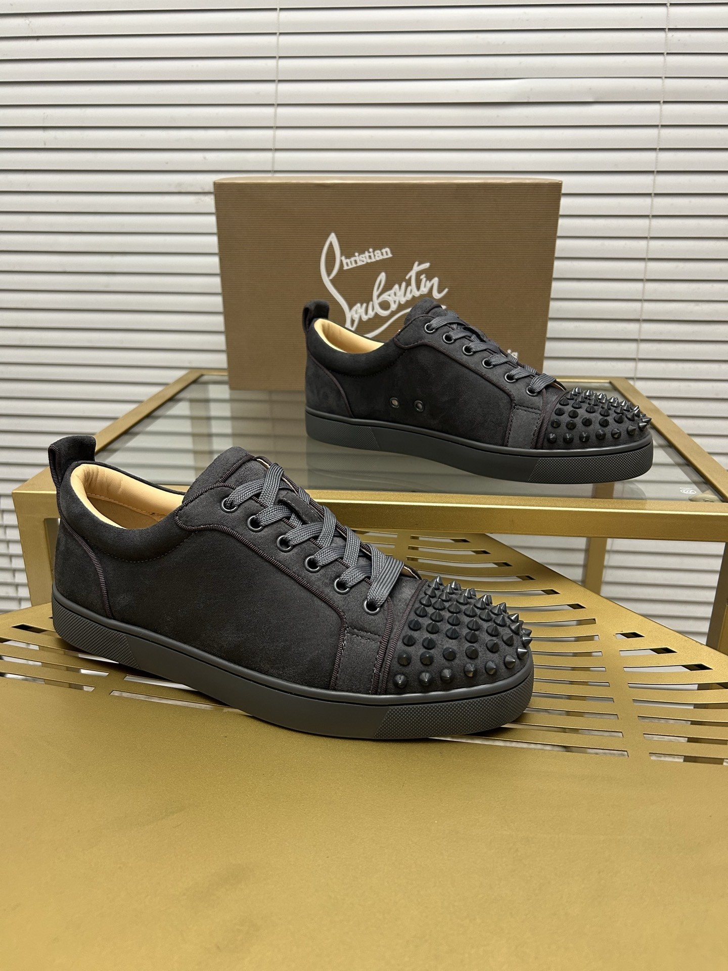 C X L Shoes