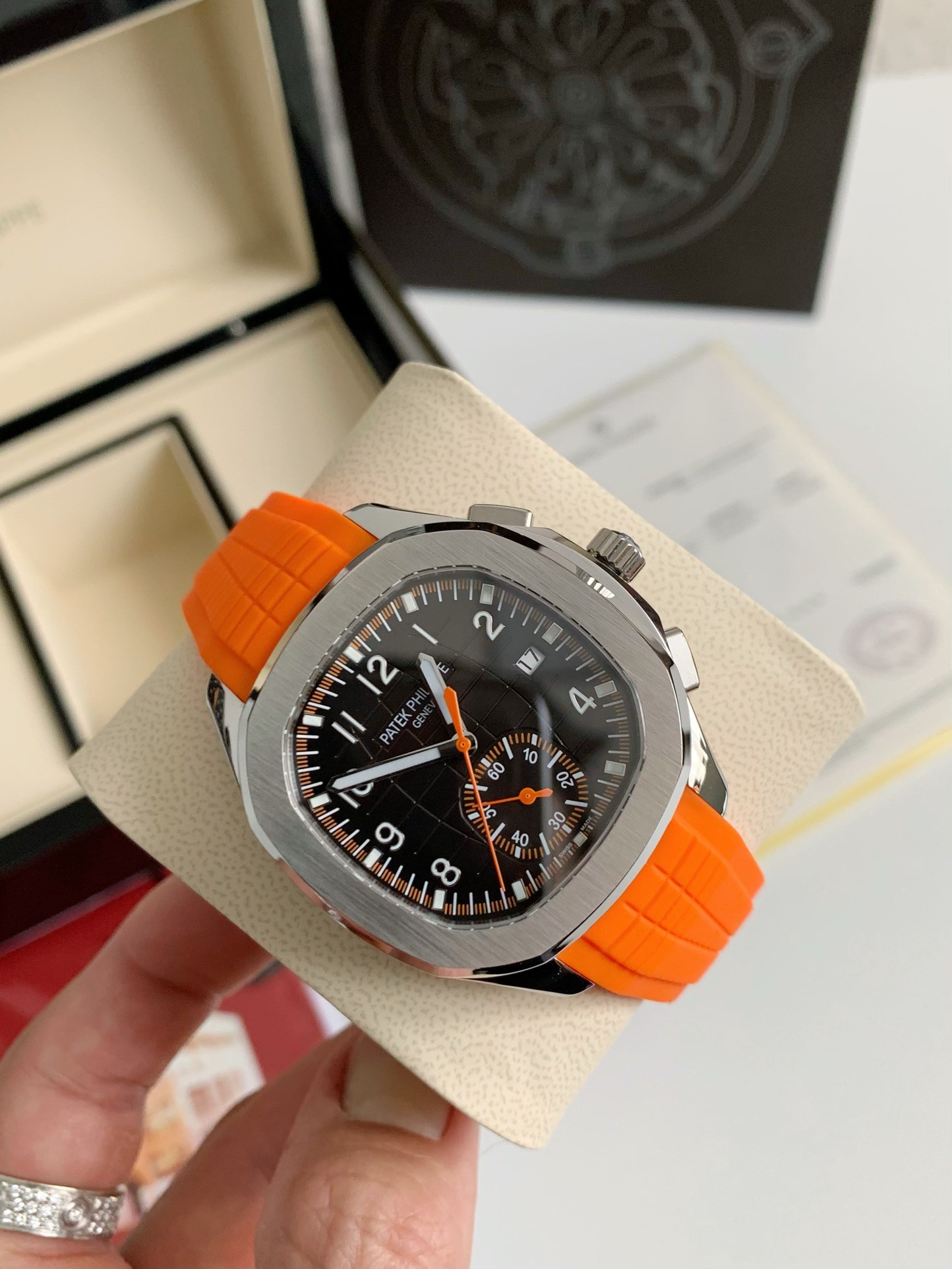 PP AQUANAUT Series 120-meter waterproof wristwatch，42.2mm