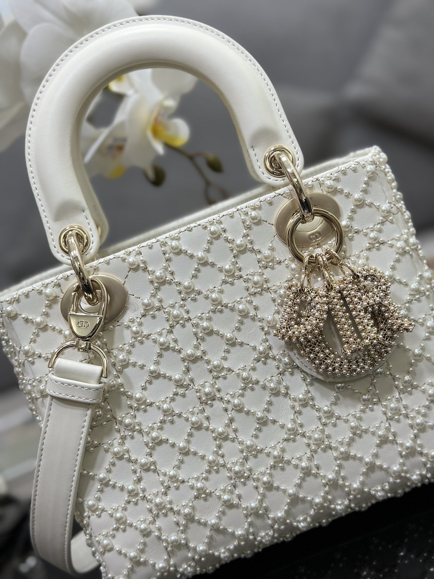 DR Shoulder bag M0538 20x16.5x8cm
