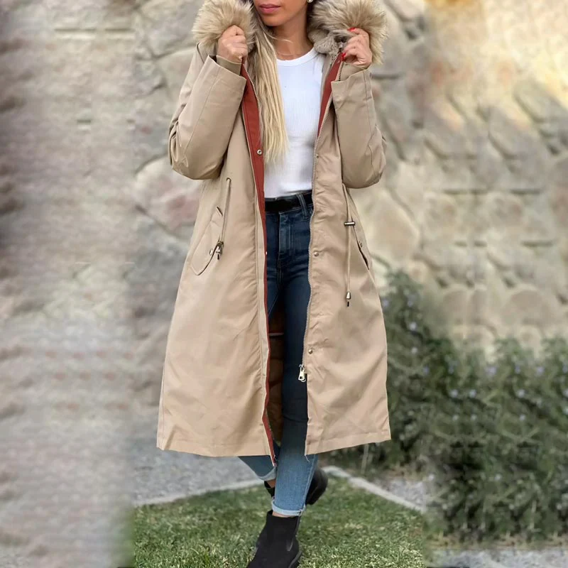 Women's winter parka with hood and fur collar