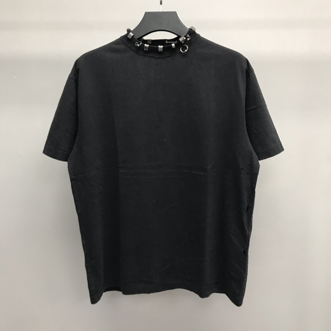 BLCG neckline hardware perforated T-shirt