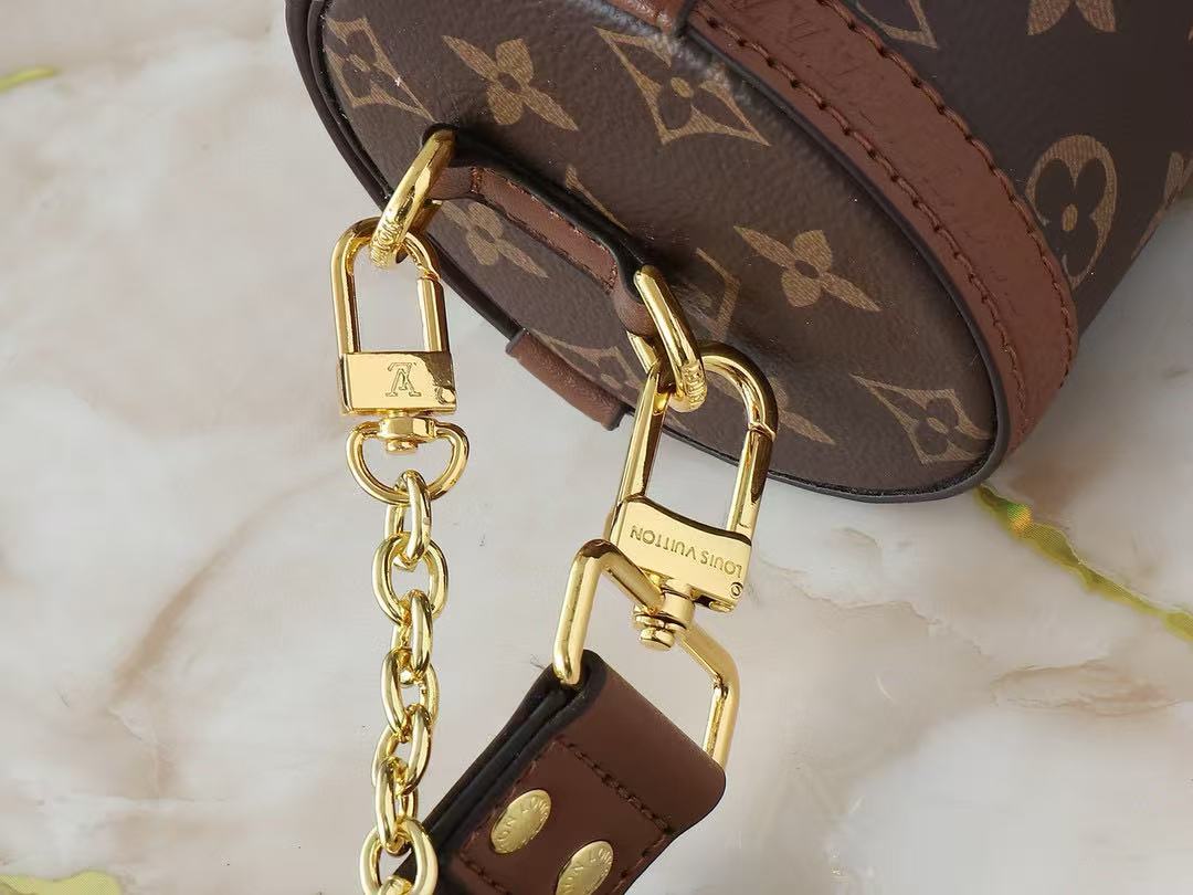 Woman’s Handbag with straps 7.5″x3.5″x3.5″ BB-9180001000732