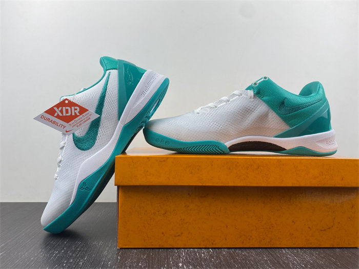 NK Kobe 8 Protro ‘Radiant Emerald’ FQ3549-101