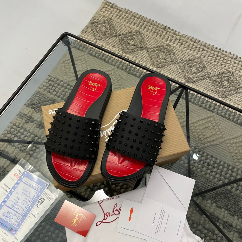 C X L Men's slippers