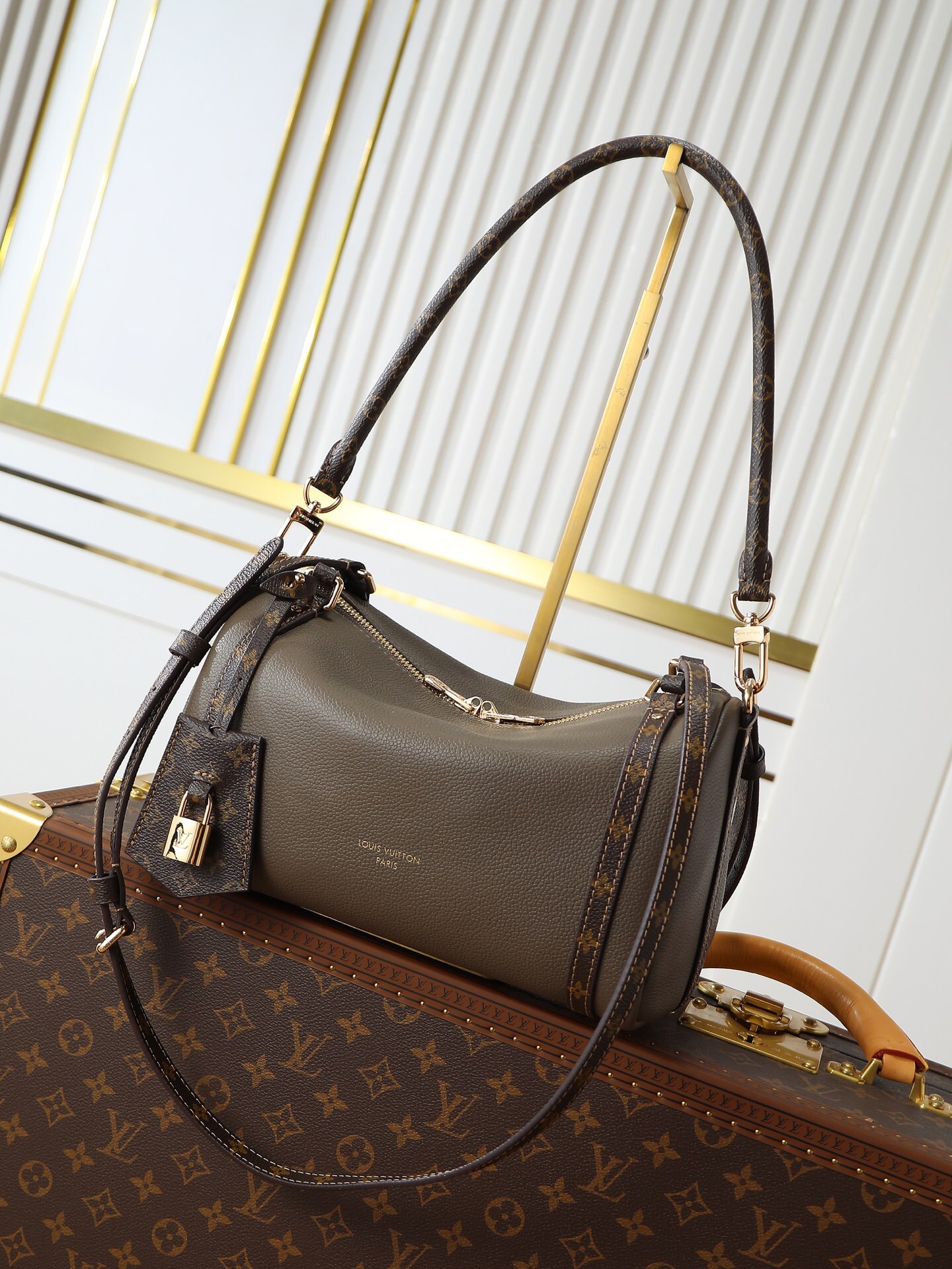 LV EXPRESS M26360 Size：26x17x13.5cm