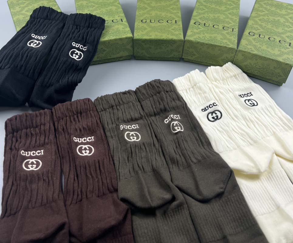 Set of 4 Pairs of Cotton Anti-bacterial Crew Socks WZ-924000147