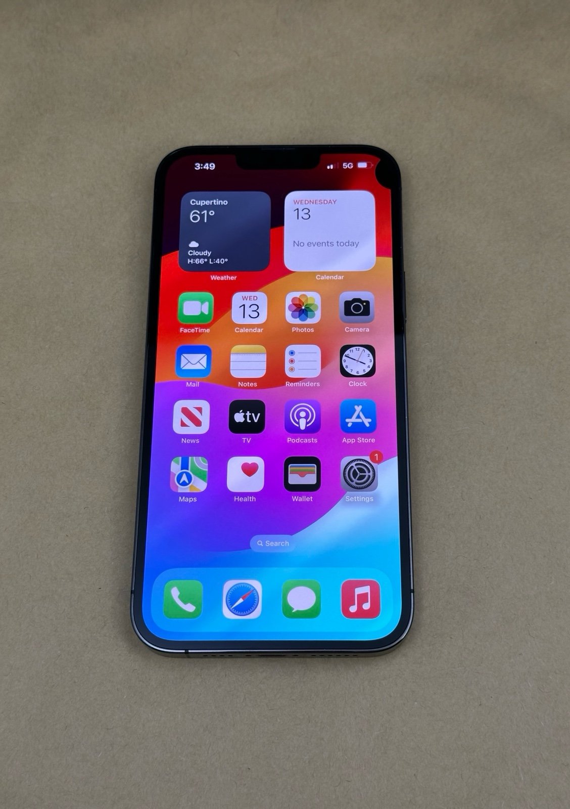Apple iPhone 13 Pro Max 128gb unlocked in gray - Damaged 8V97